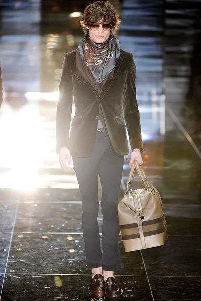 Look 25